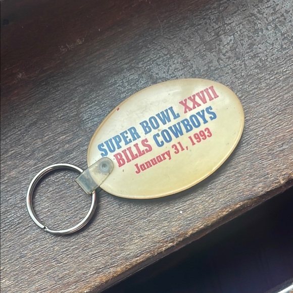 Super Bowl XXVII Keychain - Picture 1 of 3